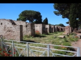 02291 ostia - regio v - insula xi - portico del monumento repubblicano (v,xi,4) - bli ri westen - 2017.jpg